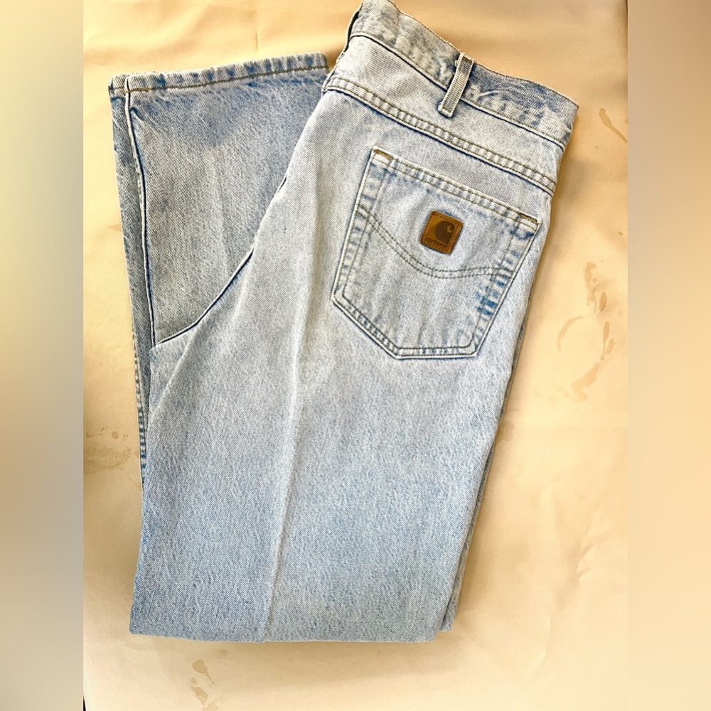 Carhart men’s 38x32 light wash straight in good used condition